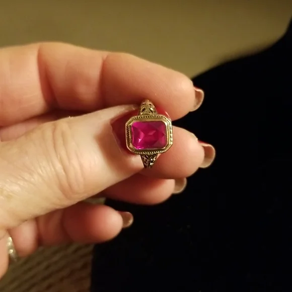 Vintage 1860s Gold Filigree Pink Glass ring - Picture 6 of 12